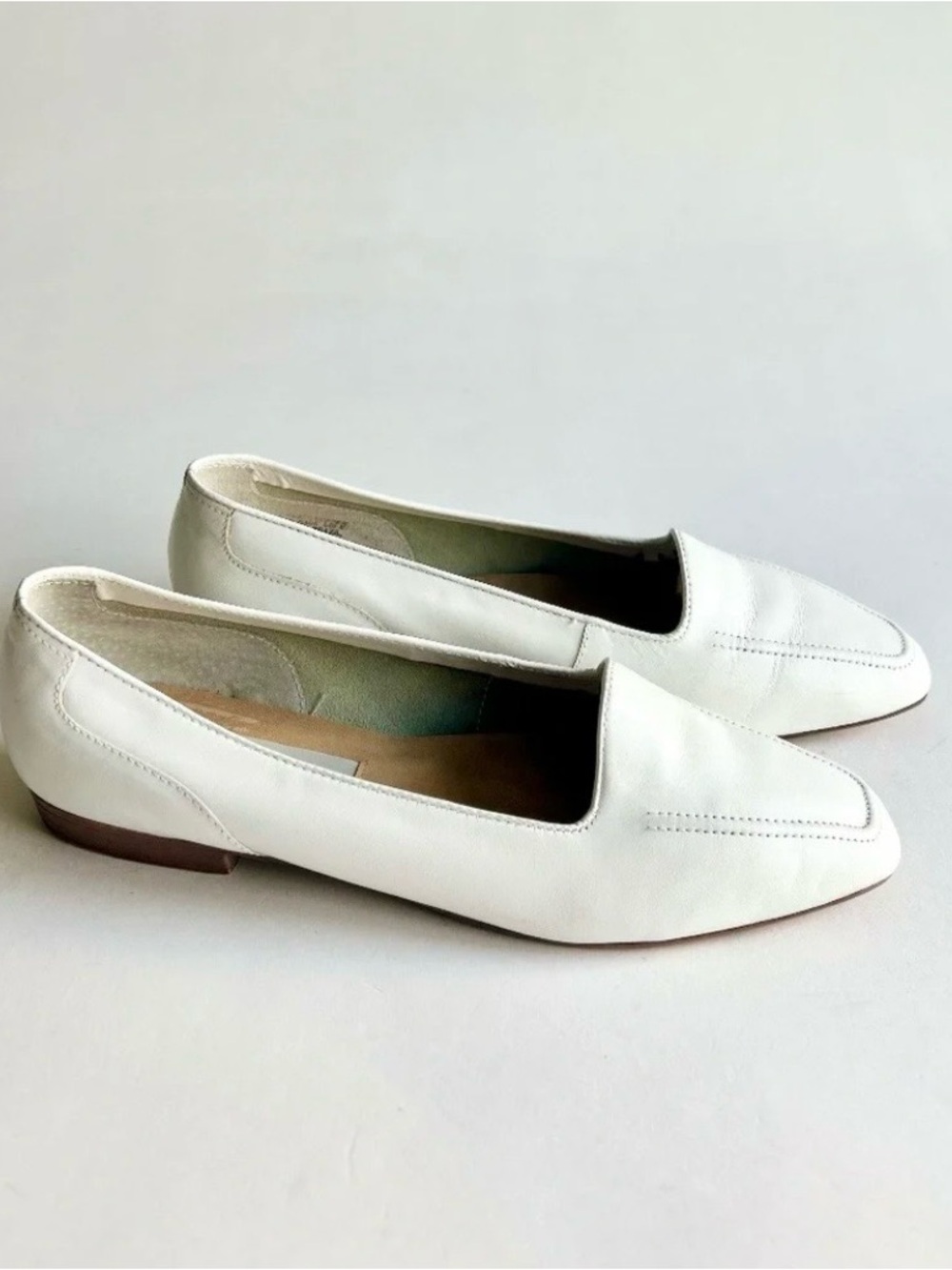Calico White Genuine Leather Flats size 8.5 Made in Brazil.